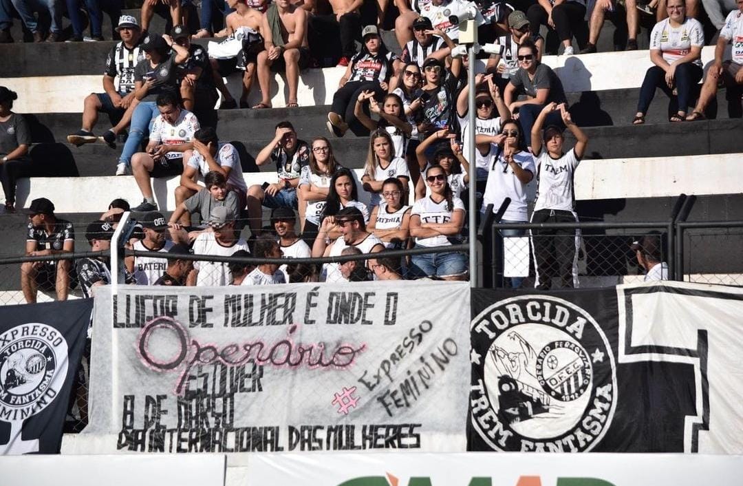 A Expresso Feminino procura chamar mais mulheres para fazer parte da torcida