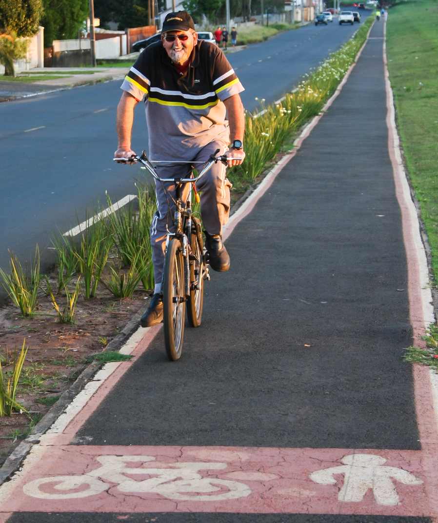 BICICLETA CICLISTA CICLOVIA BIKE José Tramontin