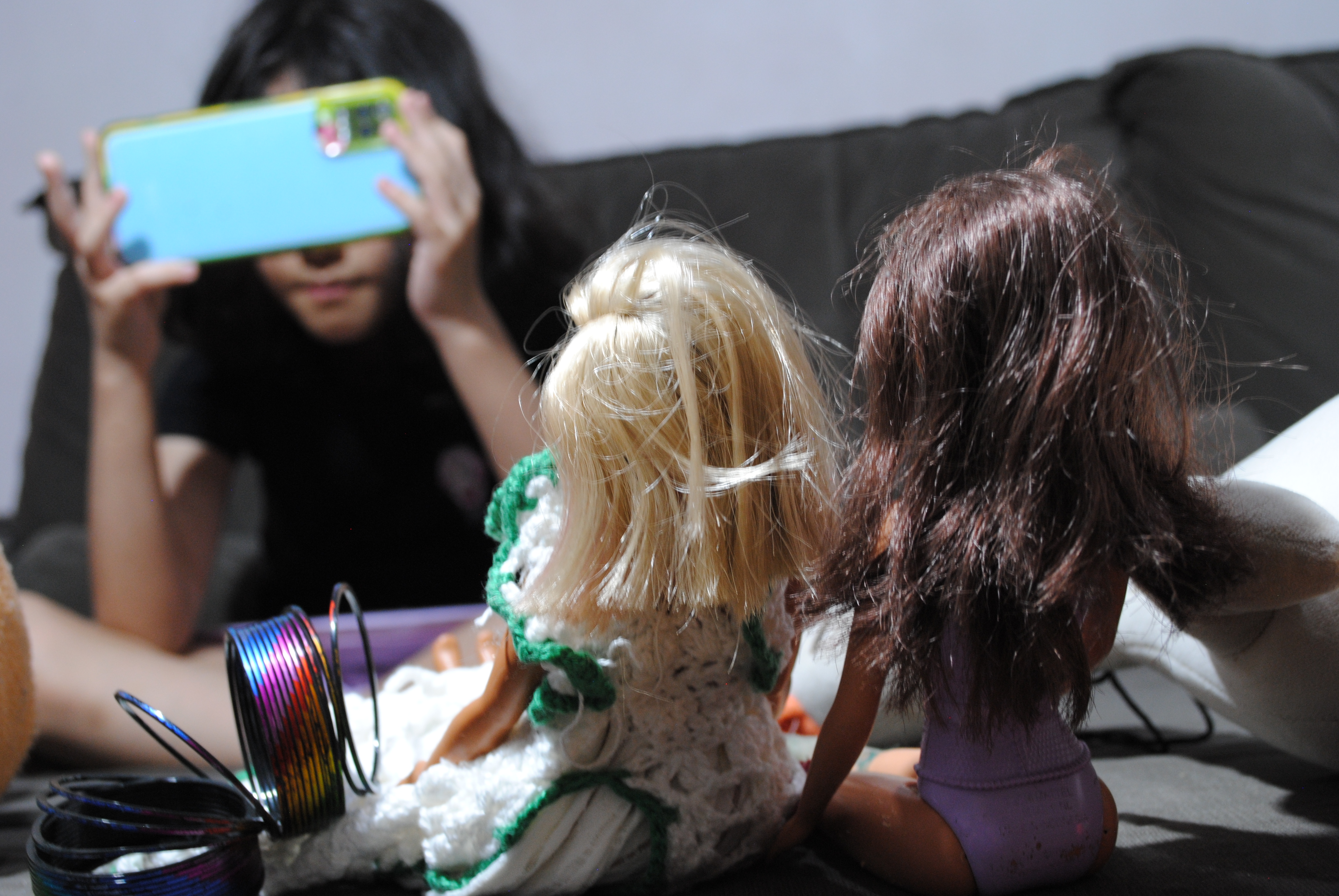 Levantamento realizado pela pesquisa TIC KIDS ONLINE BRASIL 2024 revela que 93 das crianças brasileiras navegam na internet